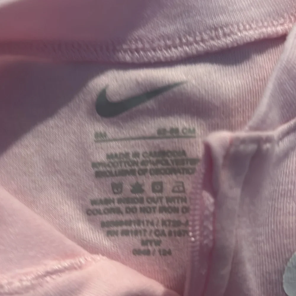 Baby girls nikes onsie - Picture 4 of 4